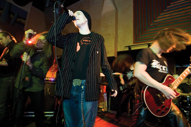 Tukat heiluu - hevi soi
Joululauluja raskaasti, Amarillo, Kotka 2007.
Avainsanat: Raskas Joulu Kotka 2007 Amarillo hevi heavy raskasta raskaasti sovitettu joululauluja Erkki Silvennoinen Erkka Korhonen Ari Koivunen Mikko Kosonen