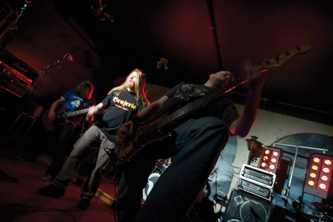 Bassokäsi
Rite, Kesto-klubi, Kairo, Kotka 2009.
Avainsanat: Rite Kesto-klubi Kairo bassokäsi liike