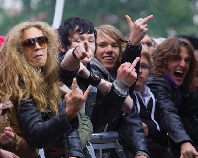 Hevarit huitoo
Saunassa
Avainsanat: Sauna open air metal festival Tampere yleisö kädet