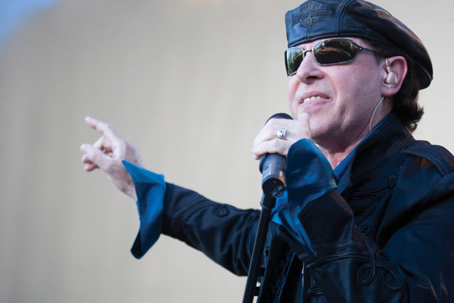 Klaus Meine ja kuuluisa nahkapipo
Scorpions
Avainsanat: Sauna open air metal festivat festari Tampere Scorpions Klaus Meine nahkalakki hattu saksalainen