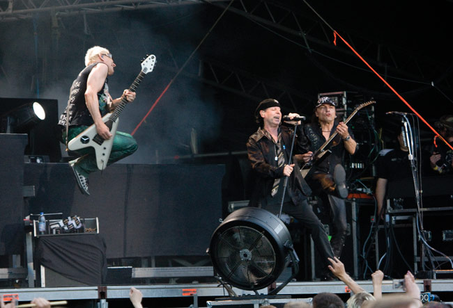 Schenker pomppii
Scorpion, Tampere 2008.
Avainsanat: Sauna open air metal festivat festari Tampere Scorpions hypätä Rudolf Schenker Klaus Meine Matthias Jabs
