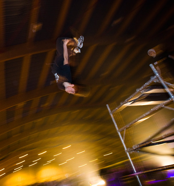 Katto vilisee silmissä
Parkour-näytös
Avainsanat: Seukkarit Kotka Ruonalan urheiluhalli nuortentapahtuma nuoret parkous voltti lentää katto Katto vilisee silmissä
Parkour-näytös
Avainsanat: Seukkarit Kotka Ruonalan urheiluhalli nuortentapahtuma nuoret parkous voltti lentää katto