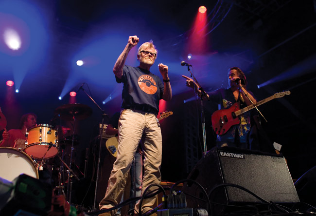 SF-Blues vauhdissa
Kotka 2007
Avainsanat: SF-Blues blues Meripäivät Kotka Eastway juuret Eero Raittinen Pepe Ahlqvist jammata näyttää kädet vauhdikas SF-Blues vauhdissa
Kotka 2007
Avainsanat: SF-Blues blues Meripäivät Kotka Eastway juuret Eero Raittinen Pepe Ahlqvist jammata näyttää kädet vauhdikas