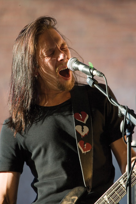 Jarno ja stemmat
Avainsanat: Sinamore Bastion Rock Jarno Uski laulaa taustalaulu stemmat basisti Hamina