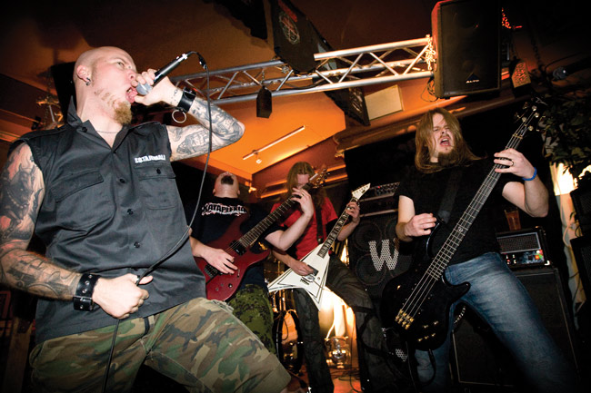 Sotajumala 2008
Back Room
Avainsanat: Sotajumala Back Room Kotka riehua death metal Luukkainen