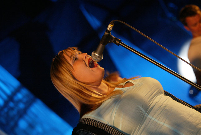 TWAB
Avainsanat: TWAB The What a Band laulaja blondi suu rinnat