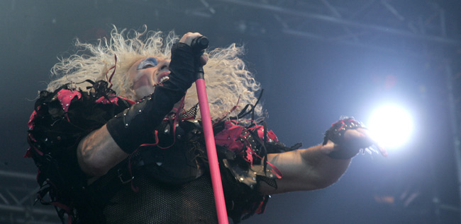 The leader of the pack
Dee Snider riehuu
Avainsanat: Twisted Sister Daniel Dee Snider meikattu liike rieuhua liikkua vauhdikas hyväkuntoinen the leader of the pack