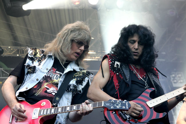 Kitaristit
Jay Jay ja Eddie Fingers Ojeda
Avainsanat: Twisted Sister Jay French Eddie Fingers Ojeda soolo maalattu meikit kitaristi