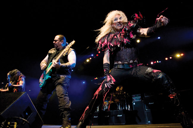 Twisted Sister 2007
Helsinki, Finland 2007.
Avainsanat: Twisted Sister Twistarit Helsinki jäähalli kasarihevi heavy Dee Snider meikattu laulaja Mark The Animal Mendoza