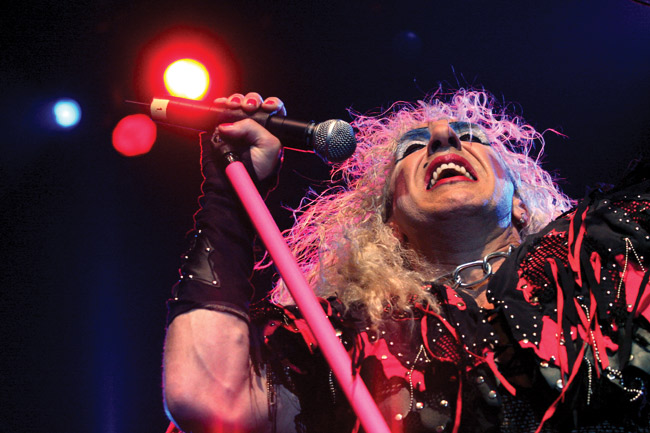 Alaviistosta
Avainsanat: Twisted Sister Twistarit Helsinki jäähalli kasarihevi heavy Dee Snider meikattu laulaja