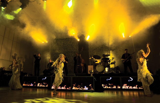 Vihma
Avainsanat: Värttinä omilla mailla 25-vuotisjuhlakiertue Kotka Konserttitalo 25 years Mari Kaasinen Susan Aho Johanna Janne Lappalainen Hannu Rantanen Markku Lepistö Lassi Logren Toni Porthen Antto Varilo 