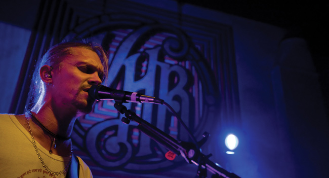 Mikko, plektra ja VHB
Kotka 2008
Avainsanat: von Hertzen Brothers Mikko Amarillo progressiivinen rock vhb Kotka plektra pleku Mikko, plektra ja VHB
Kotka 2008
Avainsanat: von Hertzen Brothers Mikko Amarillo progressiivinen rock vhb Kotka plektra pleku