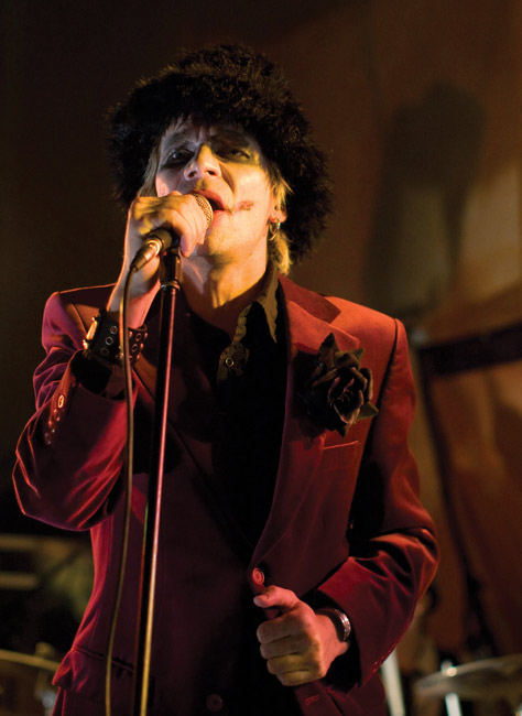 Ville Pusa
Mr. Hyde bandin vierailevana solistina
Avainsanat: Ville Pusa Mr Hyde band pirulliset bileet Amarillo Kotka maskeerattu arvet Ville Pusa
Mr. Hyde bandin vierailevana solistina
Avainsanat: Ville Pusa Mr Hyde band pirulliset bileet Amarillo Kotka maskeerattu arvet