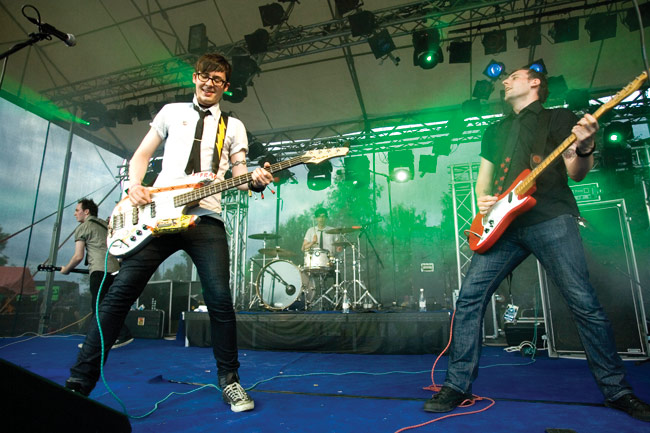 We are the Physics
Jurassic Rock, Visulahti, Mikkeli 2007.
Avainsanat: we are the physics michael m michaeldrum michaelguitar chris mutant science punk rock skotlanti scotland mikkeli jurassic this is vanity