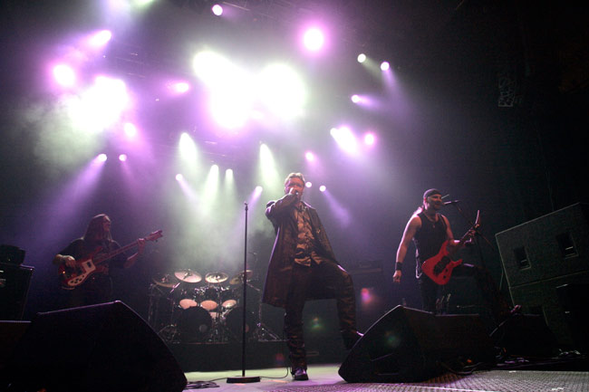 FME 2006, Kaapelitehdas
The coldest finnish heavy metal band
Avainsanat: Winterborn FME kaapelitehdas helsinki The coldest finnish heavy metal band