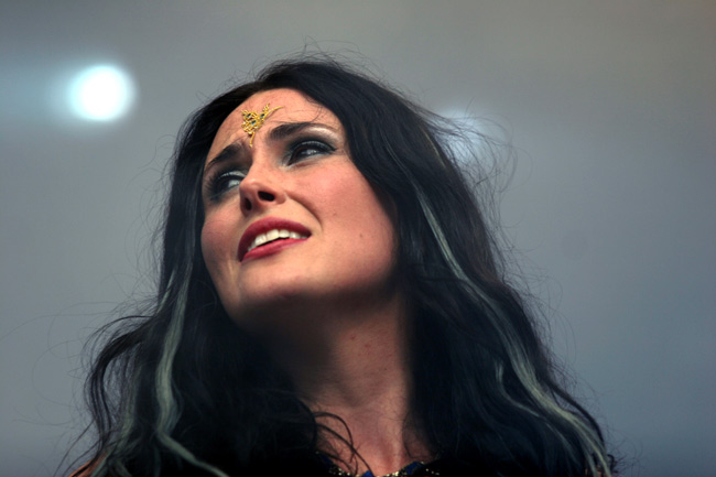 Sharon
Avainsanat: Sharon den Adel Within Temptation surullinen