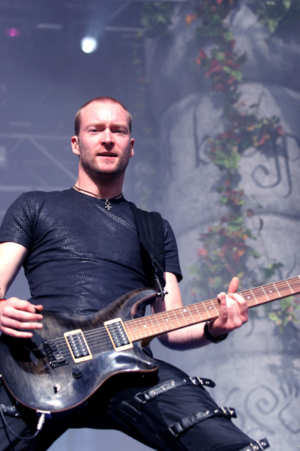 Ruud Jolie
Avainsanat: Ruud Jolie Within Temptation kitaristi soljet gootti pylväs pilari