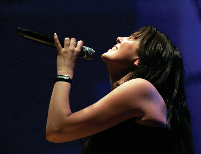 Kohti valoa
Avainsanat: Within Temptation Sharon den Adel kohti valoa kasvot tulkita