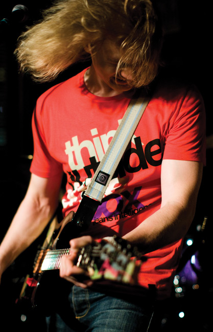 Kitaristi vauhdissa
Lauri, Year Of The Dog
Avainsanat: Year Of The Dog Lauri Yrjölä kitaristi vauhdikas