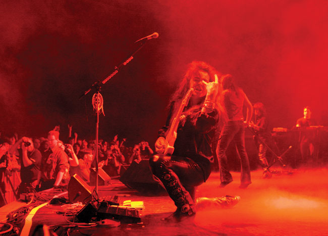 Käsimerkki
Avainsanat: Yngwie Malmsteen kitaristi virtuoosi eläytyä käsimerkki yleisö kuvaajat Doogie White Derek Sherinian Mick Servino