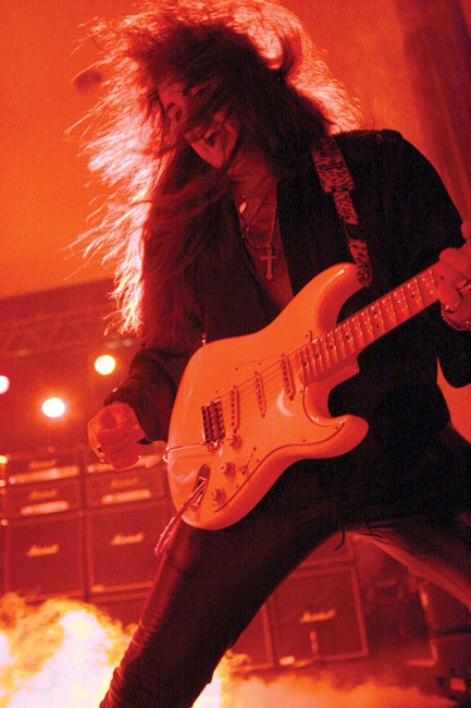 Savua ja sooloja
Avainsanat: Yngwie Malmsteen kitaristi virtuoosi eläytyä Lars Johan Yngve Lannerbäck neoklassinen metalli savu Alcatrazz Marshall risti pörröpää nahkahousut Savua ja sooloja
Avainsanat: Yngwie Malmsteen kitaristi virtuoosi eläytyä Lars Johan Yngve Lannerbäck neoklassinen metalli savu Alcatrazz Marshall risti pörröpää nahkahousut