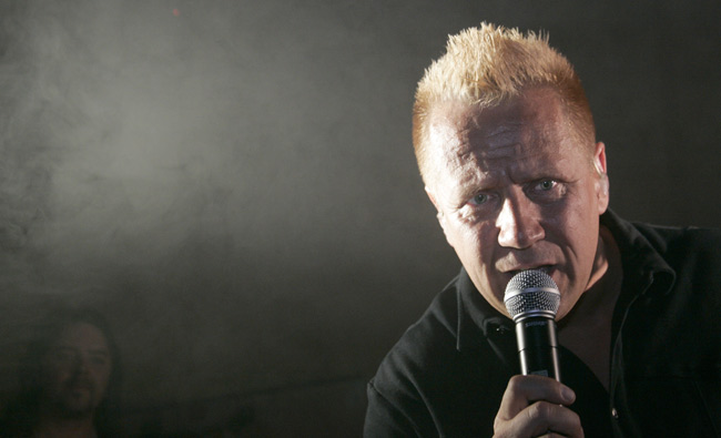 Mitä nyt?
Avainsanat: Olli Lindholm Yö Jukka hämmästynyt surullinen melankolia