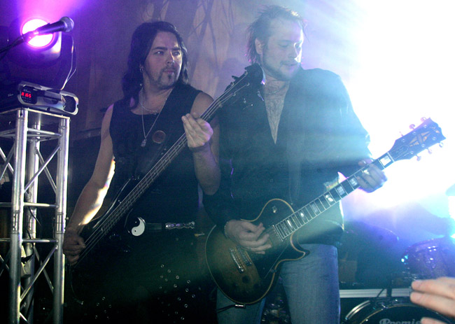 Jukka ja Daffy
Avainsanat: Yö Jukka Lewis Daffy Terävä kielisoittimet kaksikko