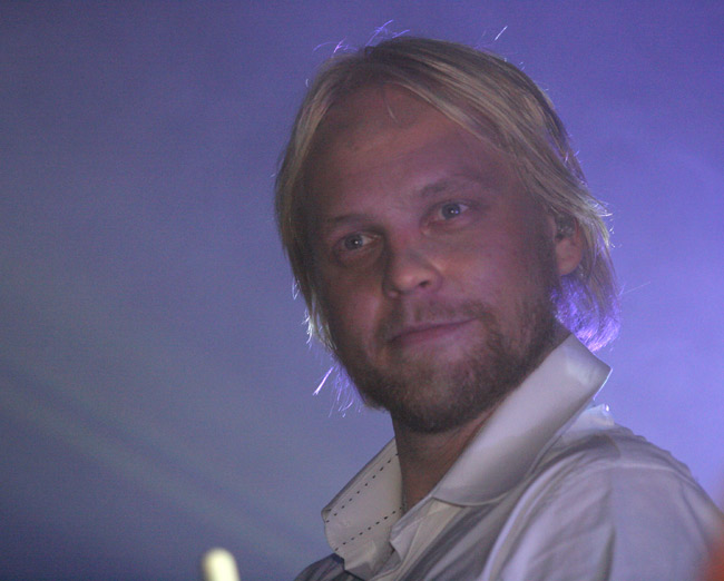 Antti Mäkinen
Antti on huumorimiehiä - ymmärtääkseni.
Avainsanat: Antti Mäkinen rumpali pelleilee Yö