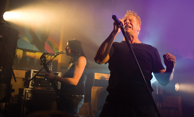 "Joskus yksikin askel on liikaa"
Jukka ja Olli
Avainsanat: Yö Jukka Lewis Olli Lindholm joskus yksikin askel on liikaa