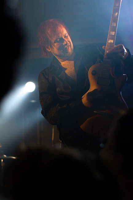 Daffy
Amarillo, Kotka 2007.
Avainsanat: Yö Daffy Terävä Asko kitaristi iloinen soittaa Amarillo