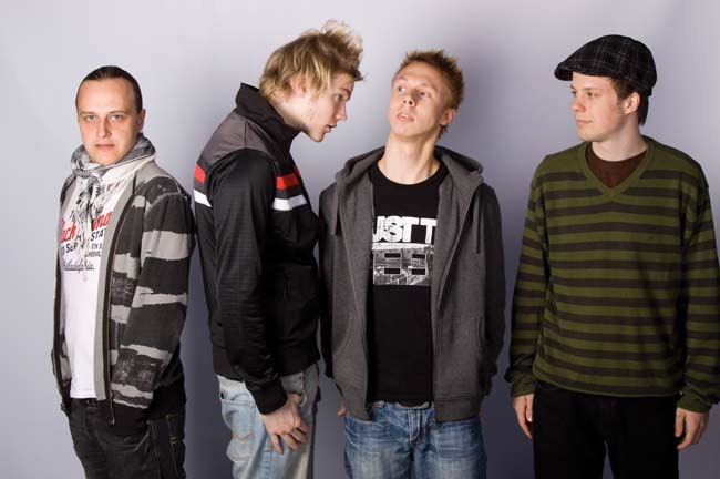 Eikö ne osaa käyttäytyä edes poliisin tunnisturivissä?
Year of the Dog
Avainsanat: Year of the dog Lauri Yrjölä Teemu Seppälä Toni Mustonen Miikka de Vocht studio