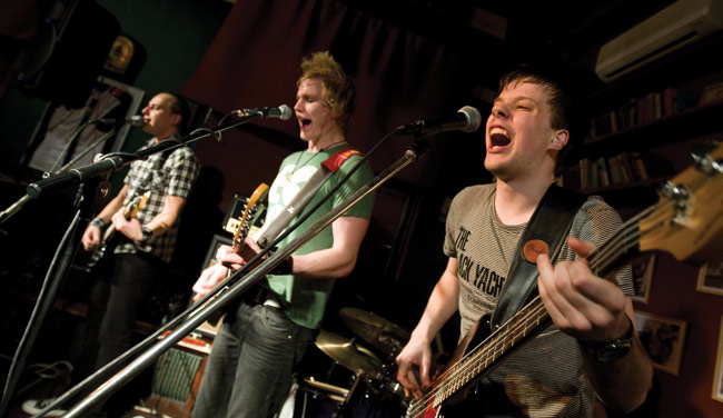 Keep your head up high
Matkalla MÃ¼ncheniin?
Avainsanat: Year of the dog Jaakko V Kotka Lauri Yrjölä Teemu Seppälä Toni Mustonen Miikka de Vocht