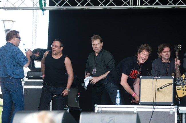 Keikka on ohi
Avainsanat: Ypö-Viis Kotka rockfestival Miika Söderholm Mikko Hölmström Rabbe Johansson Jari Räsänen